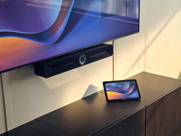Kombinieren Sie die EXPAND Vision 5 mit dem EXPAND Control Meetingraum-Controller für ein optimales Meetingerlebnis.