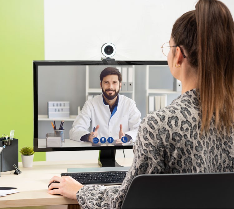 DIE NACHFRAGE   IST WEITERHIN AUF  HOHEM NIVEAU. 