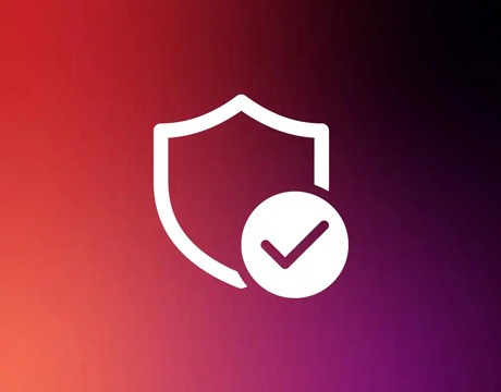 Halten Sie Beobachter fern Wenn Sie ein Projekt in Ihrem Lieblingscafé fertigstellen, ist der Shield Mode für Sie da. Er nutzt KI-gestützte Computer-Vision-Technologie, um Sie zu warnen, wenn Ihnen jemand über die Schulter schaut, macht den Bildschirm für unerwünschte Beobachter unscharf und aktiviert automatisch Ihr VPN.
