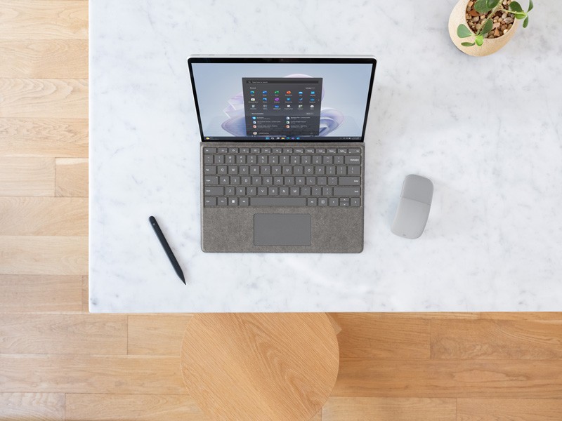 Surface Pro 9 inkl. Maus, Tastatur und Stift